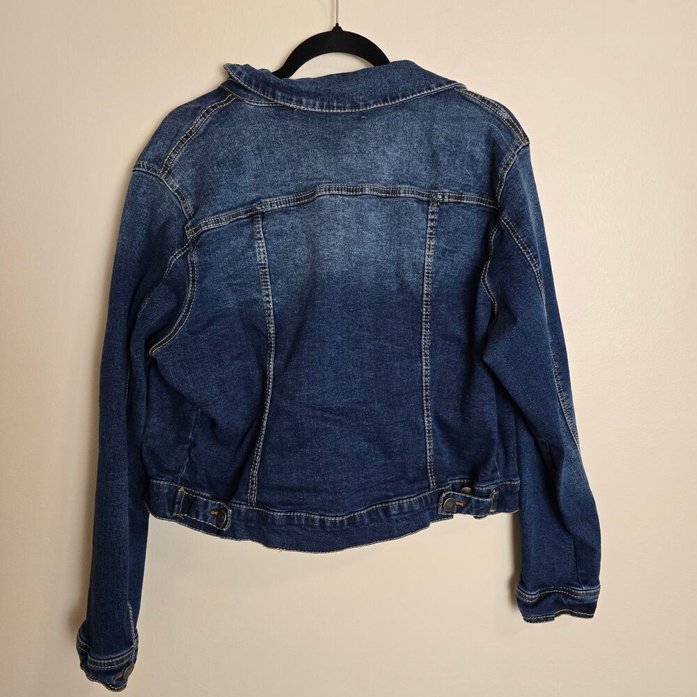 Torrid Denim Jean Jacket Size 2 Women's - Picture 2 of 3